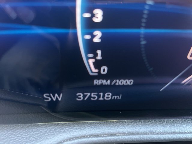 Used 2024 Cadillac XT4 Premium Luxury image 39