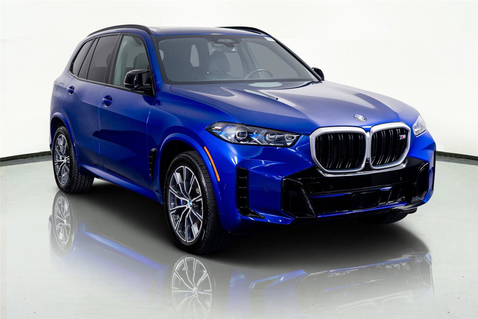 Used 2025 BMW X5 M60i AWD/4WD image 4