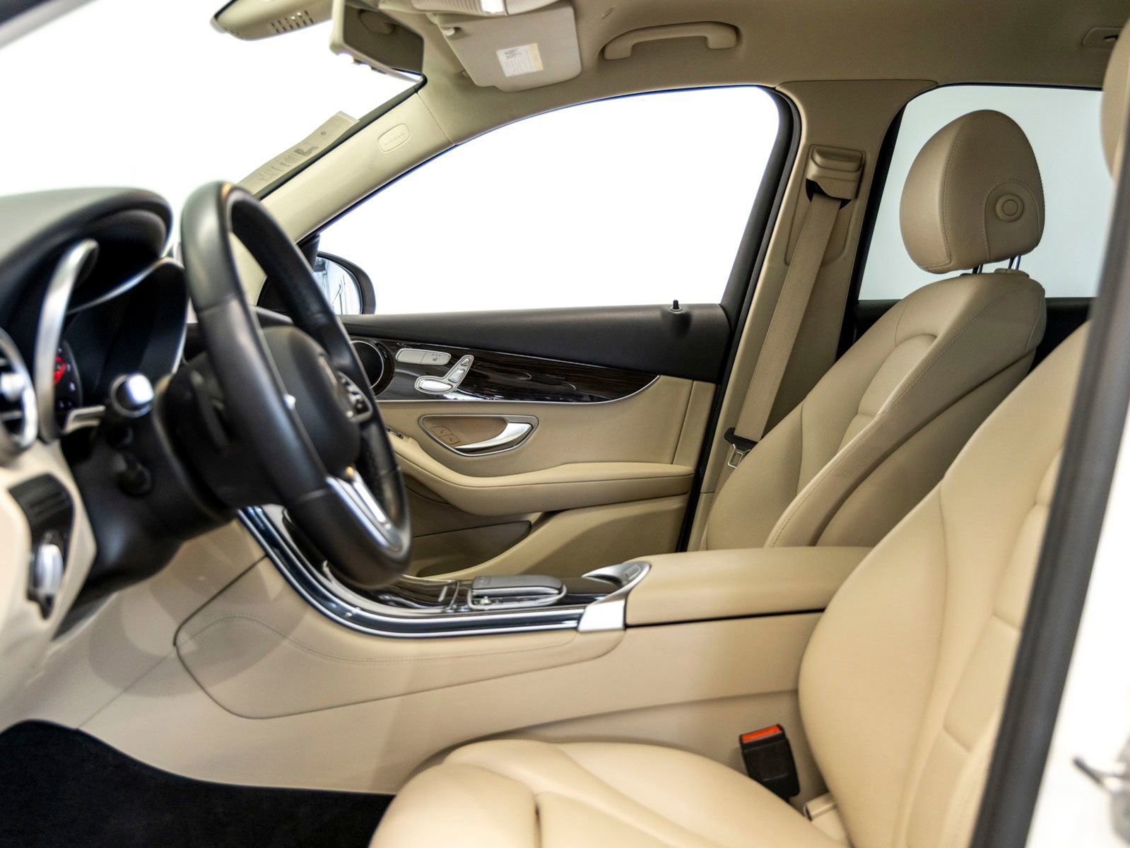 Used 2020 Mercedes-Benz GLC 300 4MATIC image 14