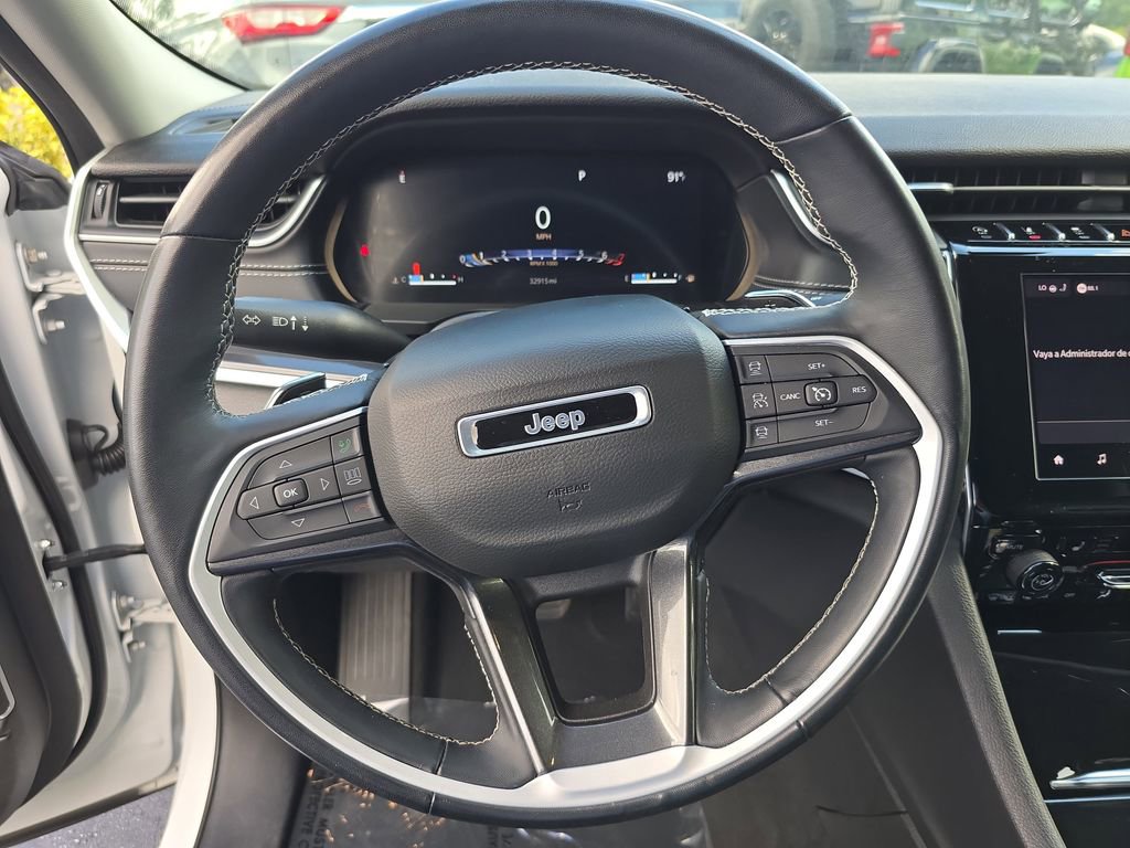 Used 2022 Jeep Grand Cherokee L Laredo w/ Luxury Tech Group I image 22