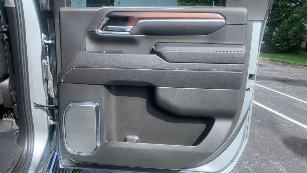 Used 2024 GMC Sierra 2500 Denali w/ Denali Reserve Package image 13