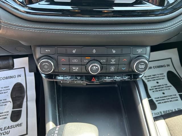 Used 2022 Dodge Durango GT image 19