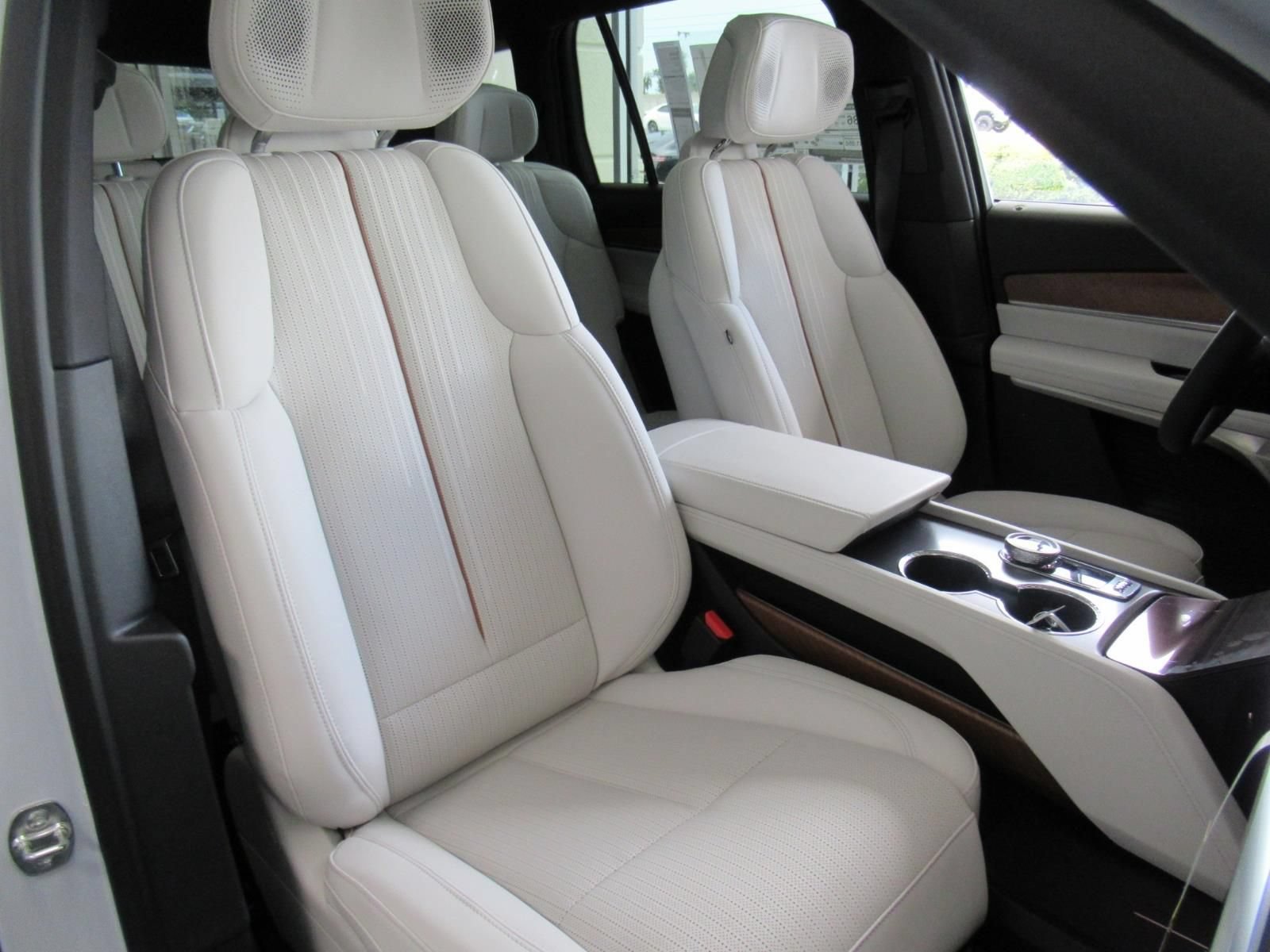 New 2027 Cadillac Vistiq Sport AWD/4WD image 8