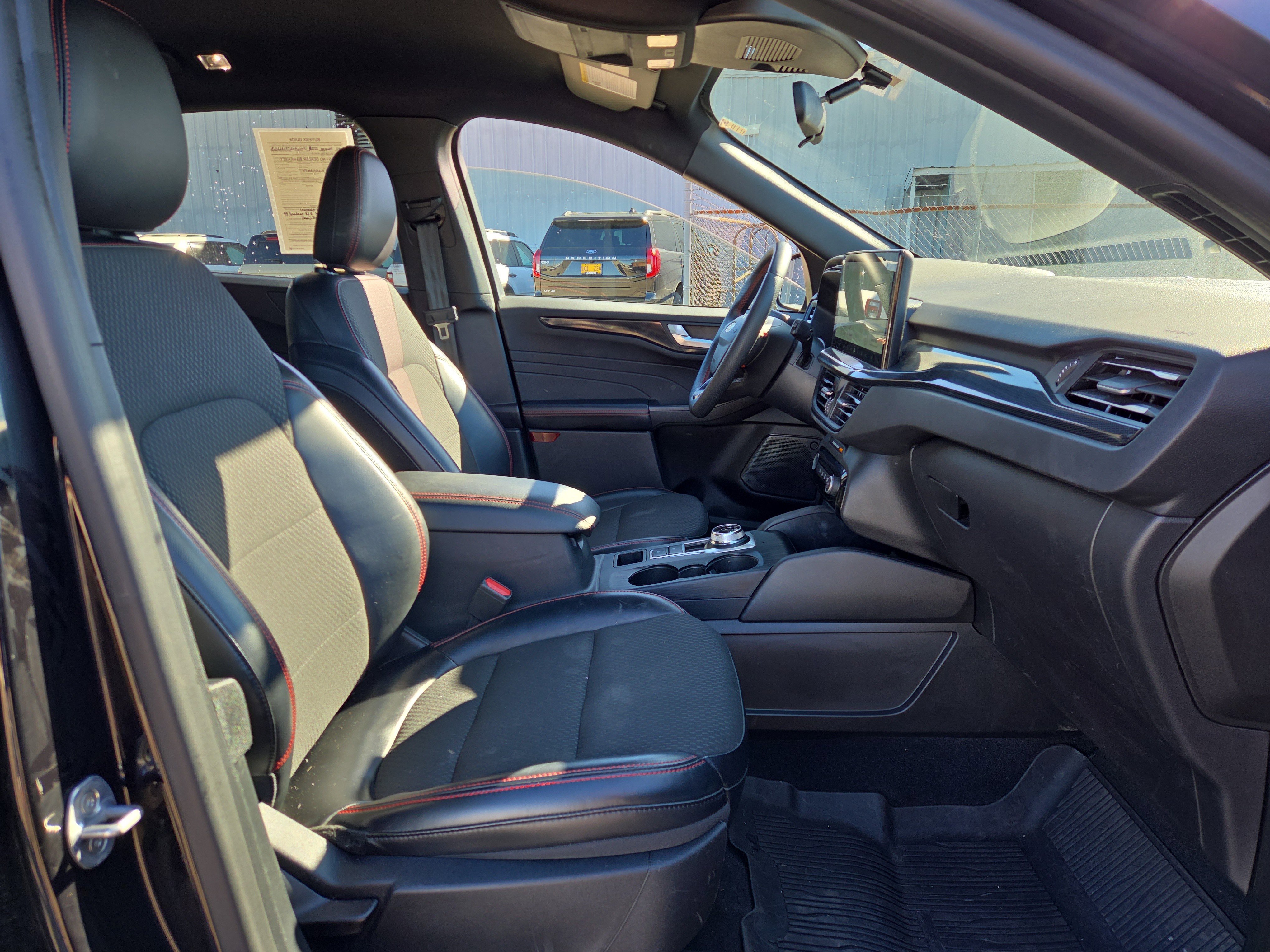 Certified 2024 Ford Escape ST-Line Select w/ Tech Pack #1 image 15