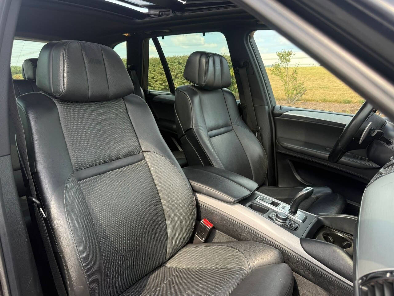 Used 2011 BMW X5 M image 26