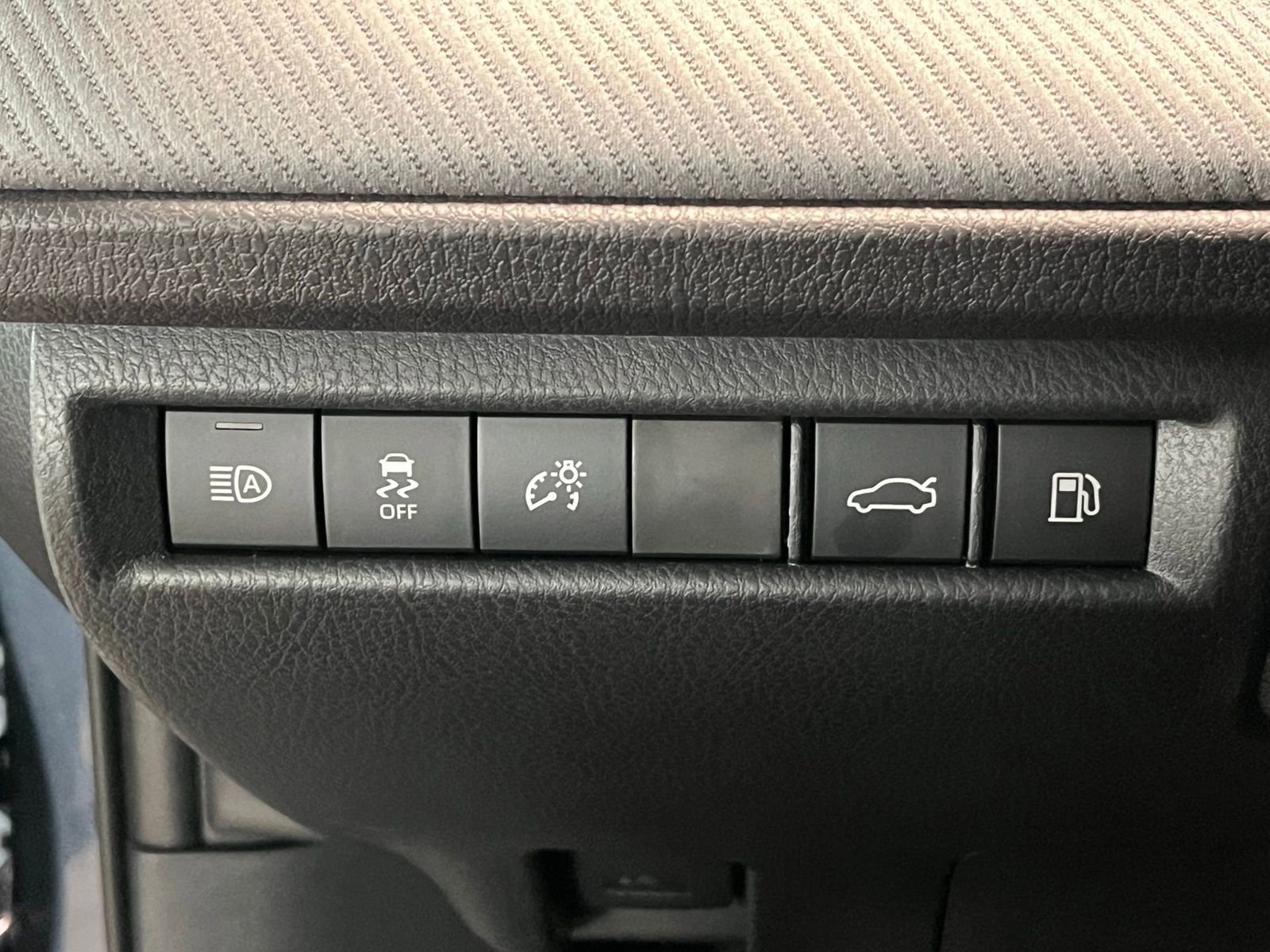 New 2026 Toyota Camry SE FWD image 31