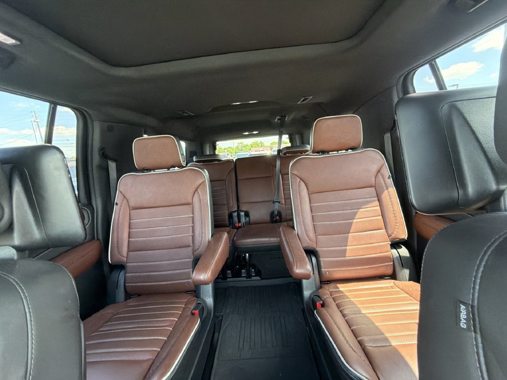 Used 2023 GMC Yukon XL Denali Ultimate AWD/4WD image 30
