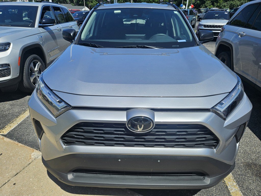 Used 2025 Toyota RAV4 LE AWD/4WD image 2