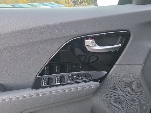 Certified 2022 Kia Niro LXS FWD image 24