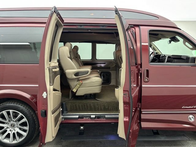 Used 2020 GMC Savana 2500 w/ Enhanced Convenience Package RWD image 7