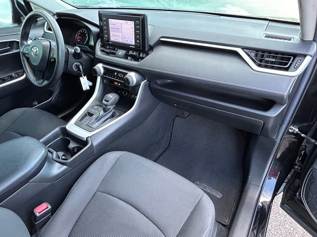 Used 2021 Toyota RAV4 LE image 35
