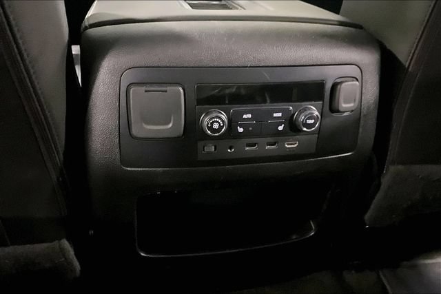 Used 2018 Chevrolet Suburban Premier AWD/4WD image 27