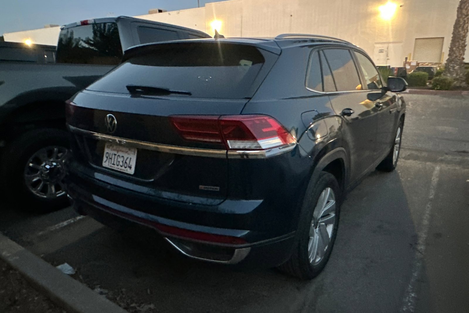 Used 2022 Volkswagen Atlas Cross Sport SE image 5