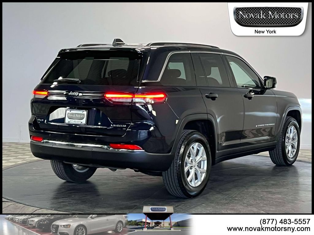 Used 2023 Jeep Grand Cherokee Limited w/ Trailer Tow Prep Group (B) AWD/4WD image 8