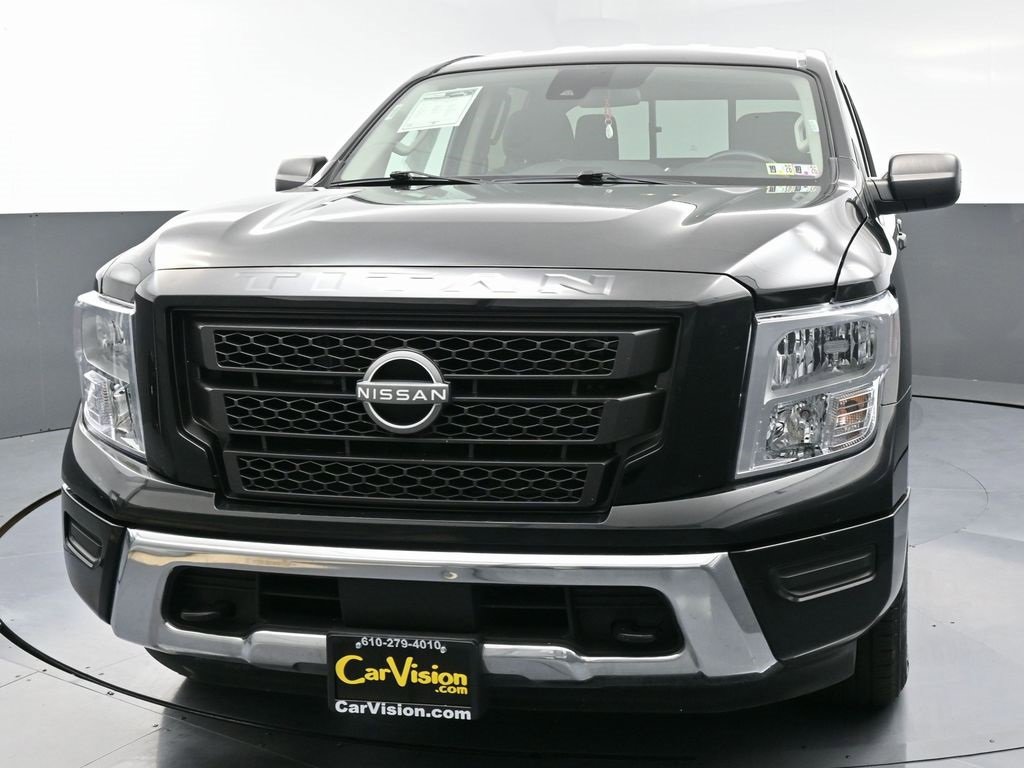 Used 2023 Nissan Titan SV image 5
