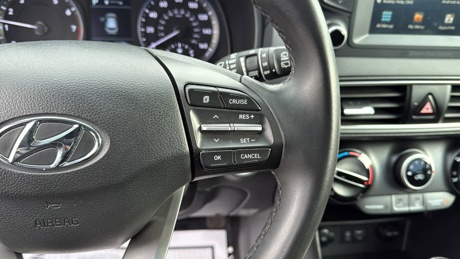 Used 2021 Hyundai Kona SEL w/ Winter Weather Package image 15