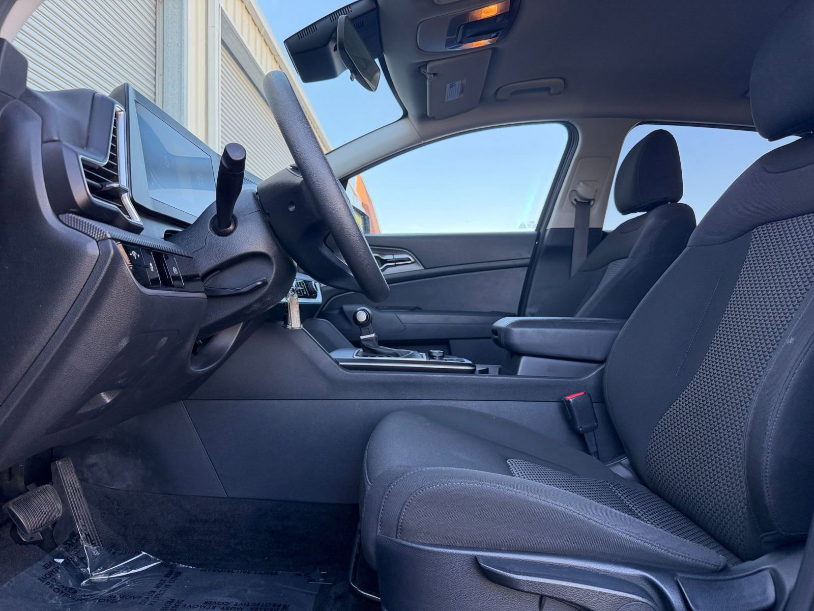 Used 2025 Kia Sportage LX FWD image 25