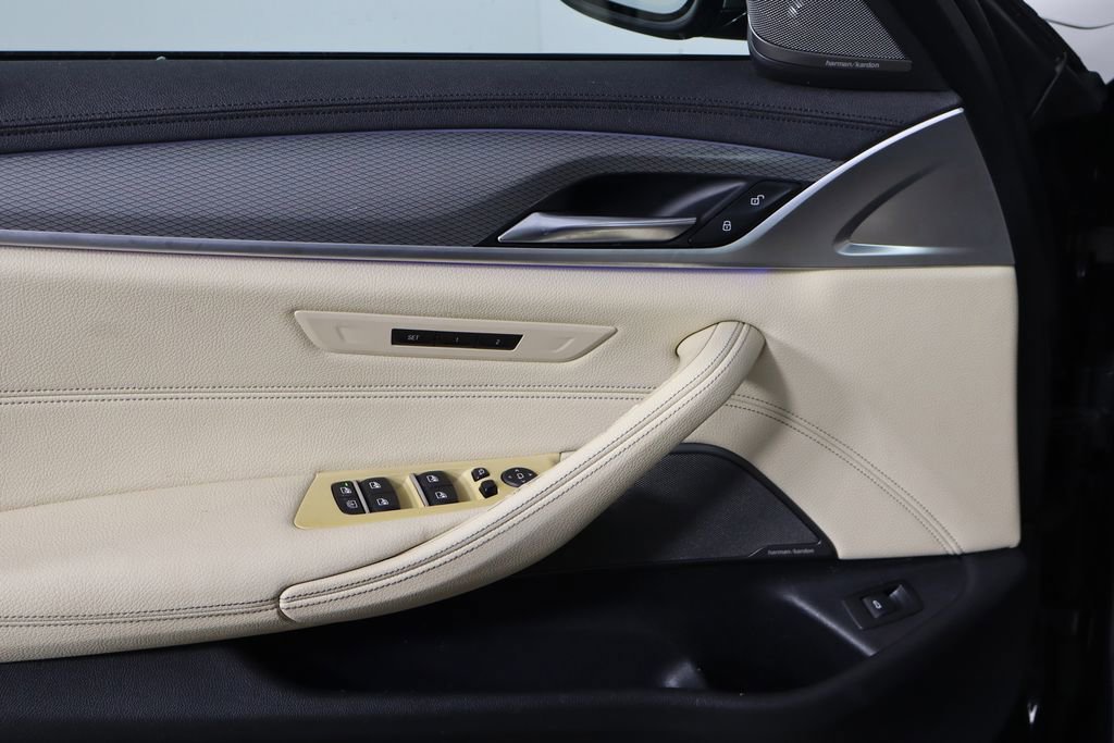 Used 2019 BMW M550i xDrive image 20