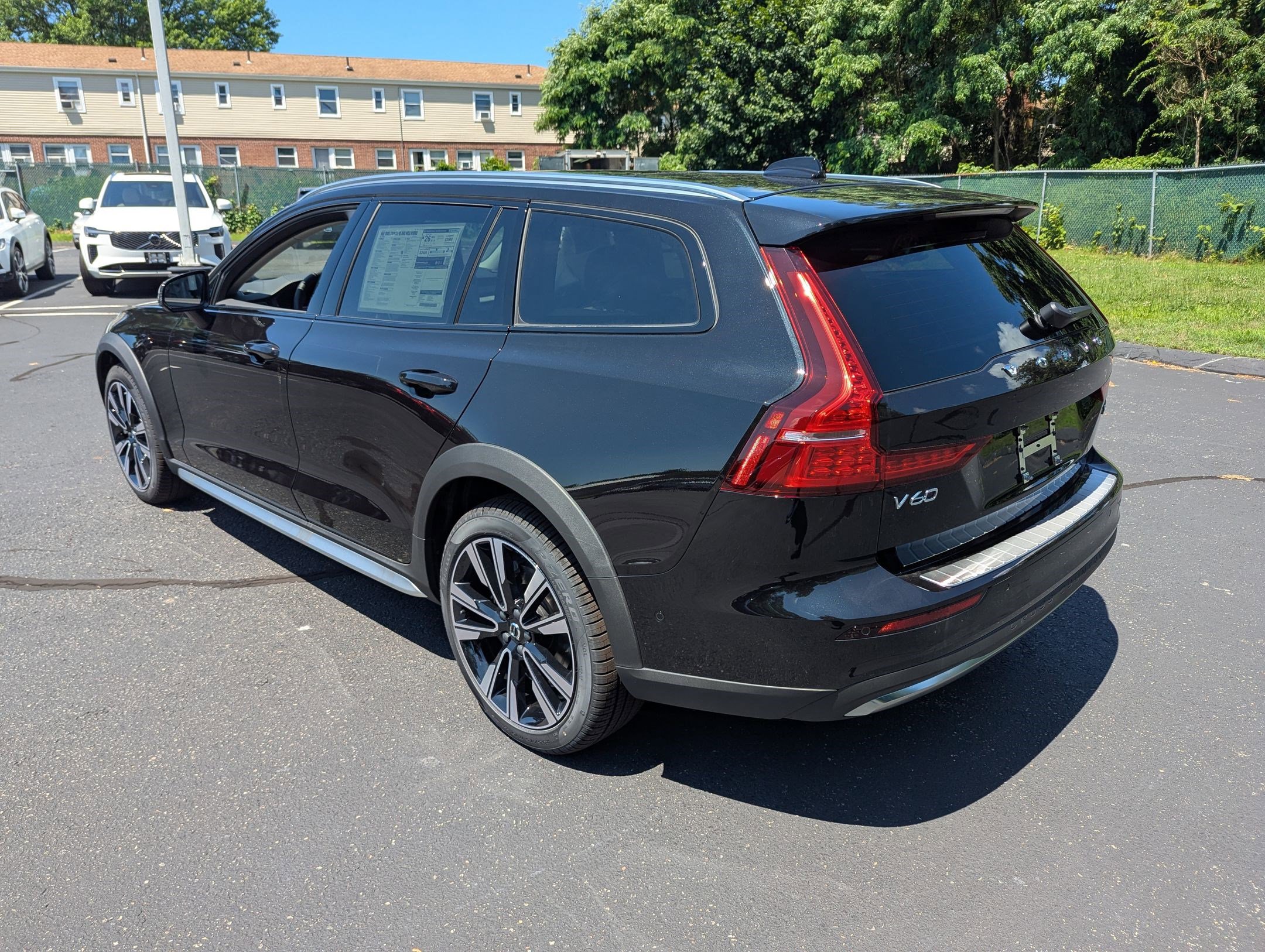 New 2026 Volvo V60 B5 Cross Country Ultra w/ Protection Package Premier image 5