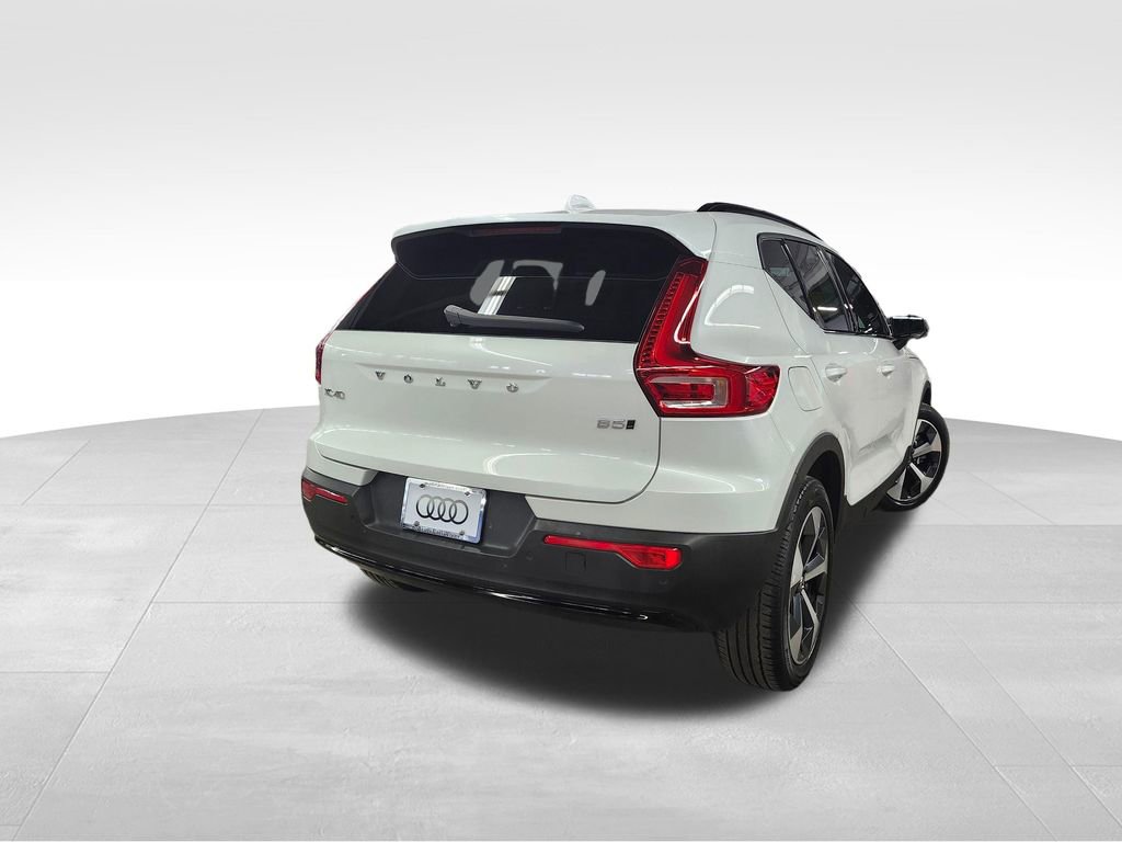 Used 2023 Volvo XC40 B5 Plus w/ Driver Assist Package image 6