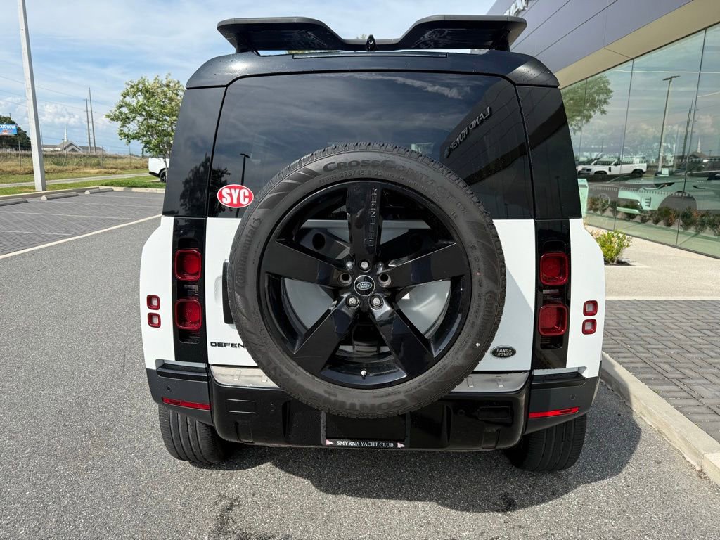 Used 2020 Land Rover Defender 110 HSE AWD/4WD image 3