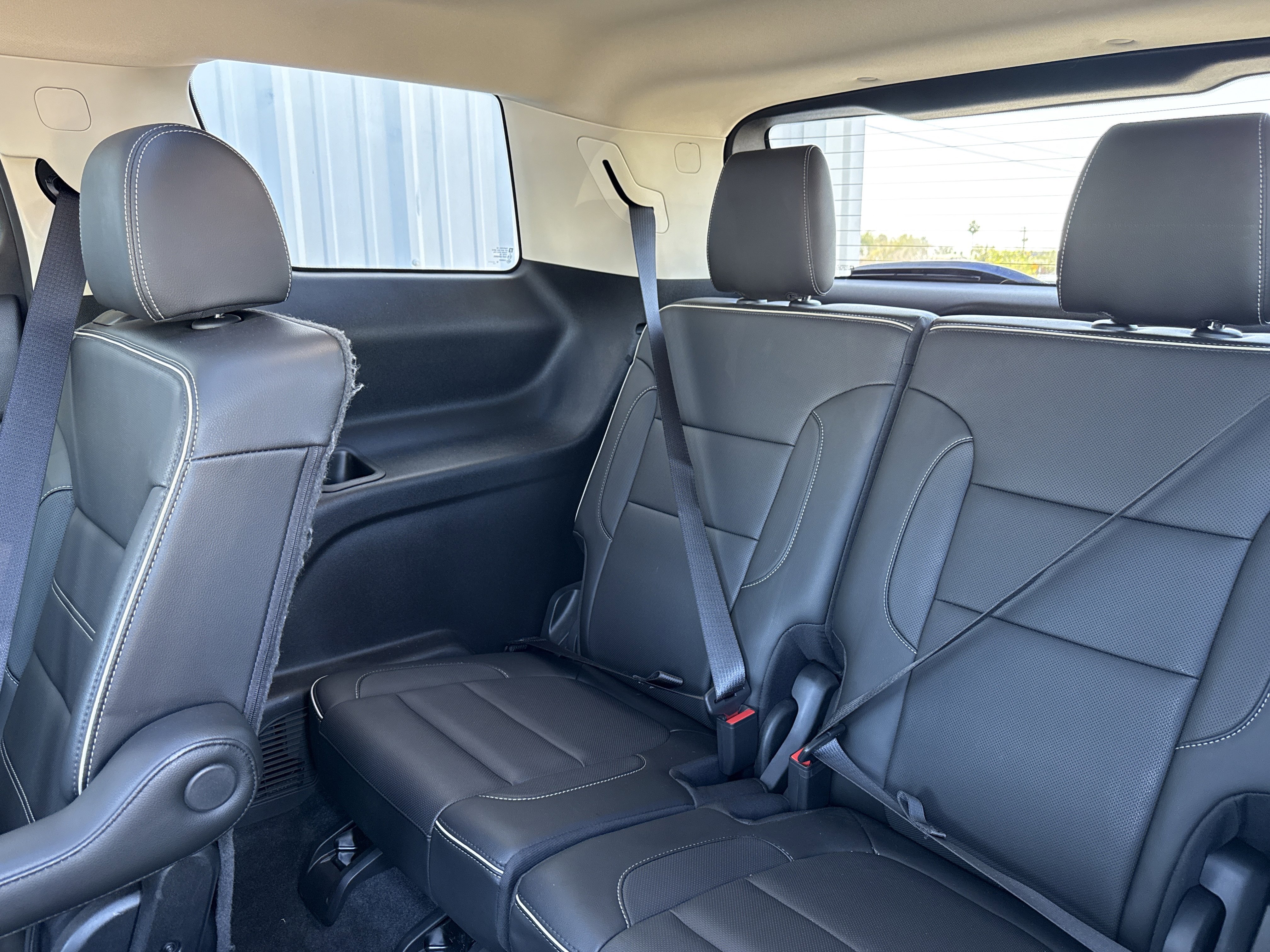 Used 2020 GMC Acadia Denali w/ LPO, 'HIT The Road' Package image 30