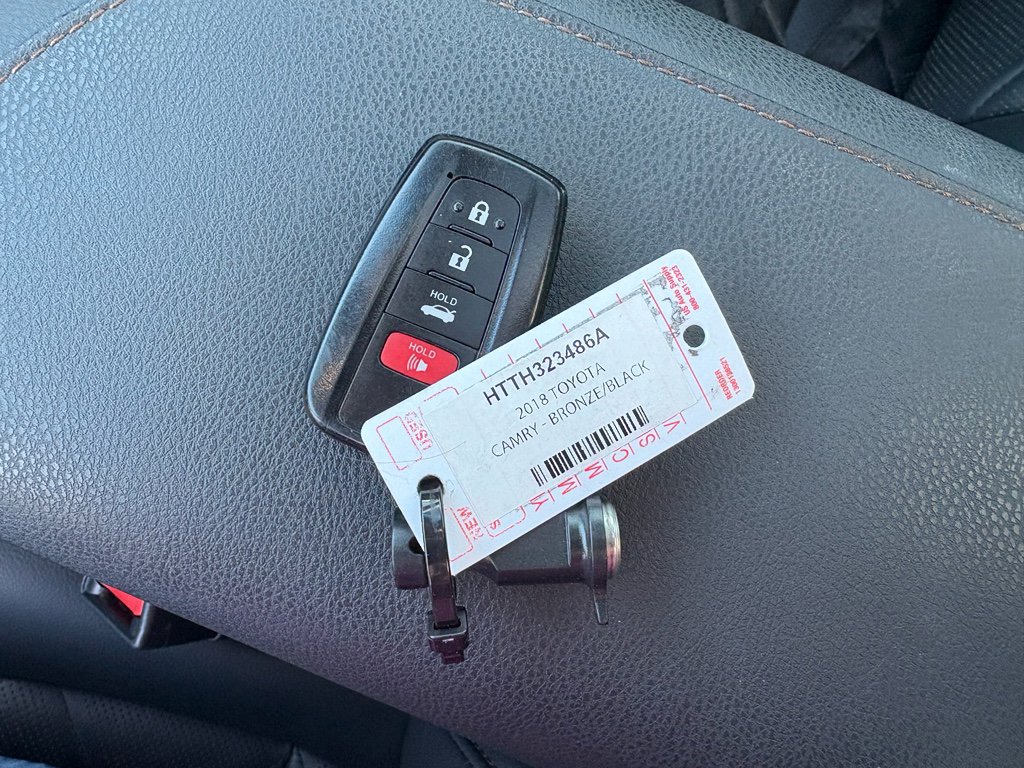 Used 2018 Toyota Camry XLE image 32