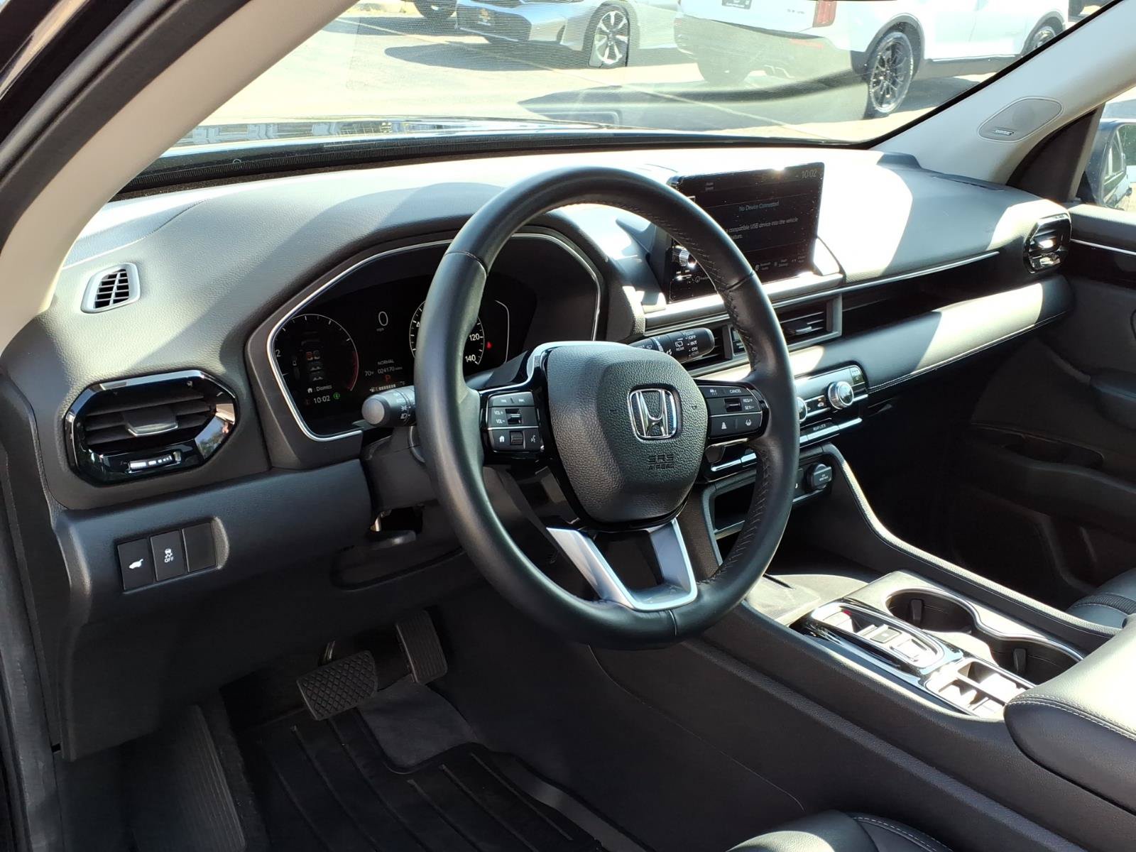 Certified 2025 Honda Pilot Touring image 5