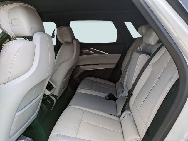 Used 2025 Cadillac Lyriq Luxury RWD image 14
