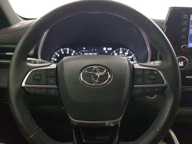 Used 2021 Toyota Highlander XSE FWD image 21