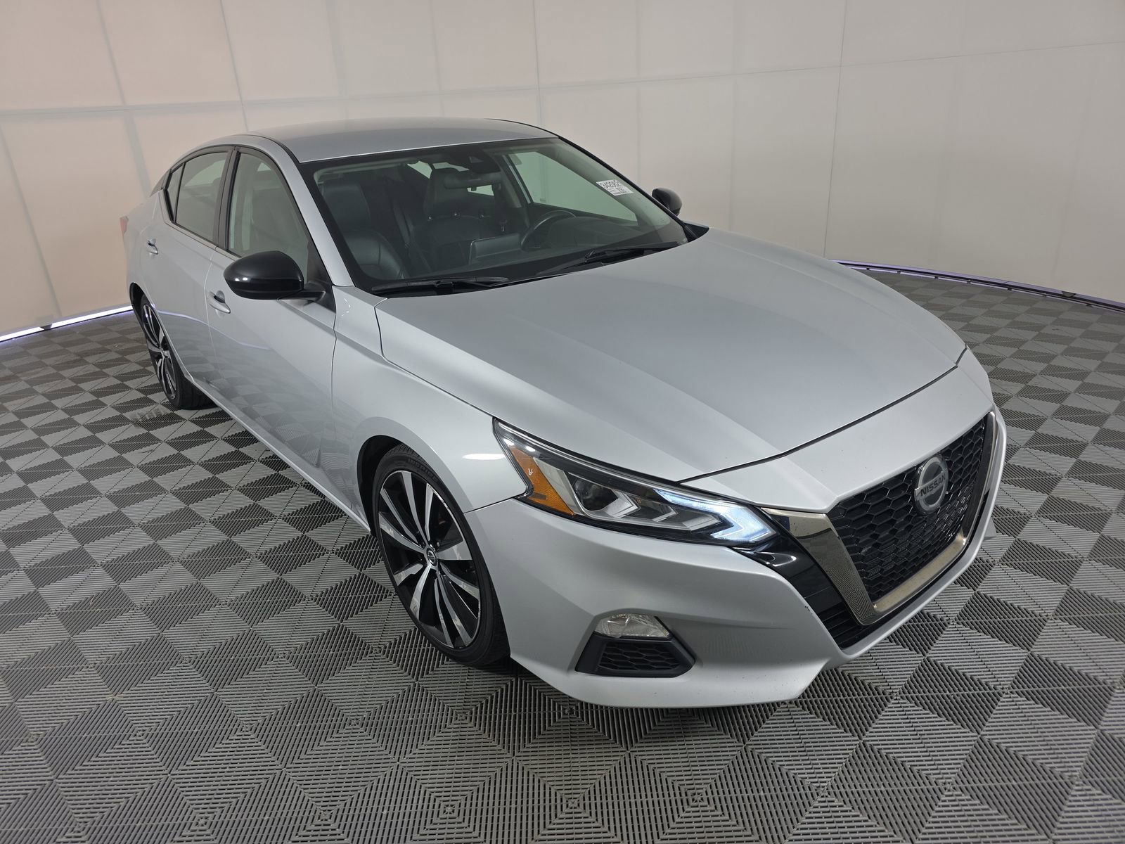 Used 2021 Nissan Altima 2.5 SR FWD image 4
