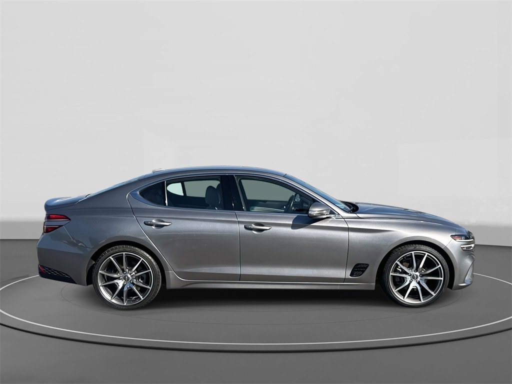 Used 2023 Genesis G70 2.0T image 3