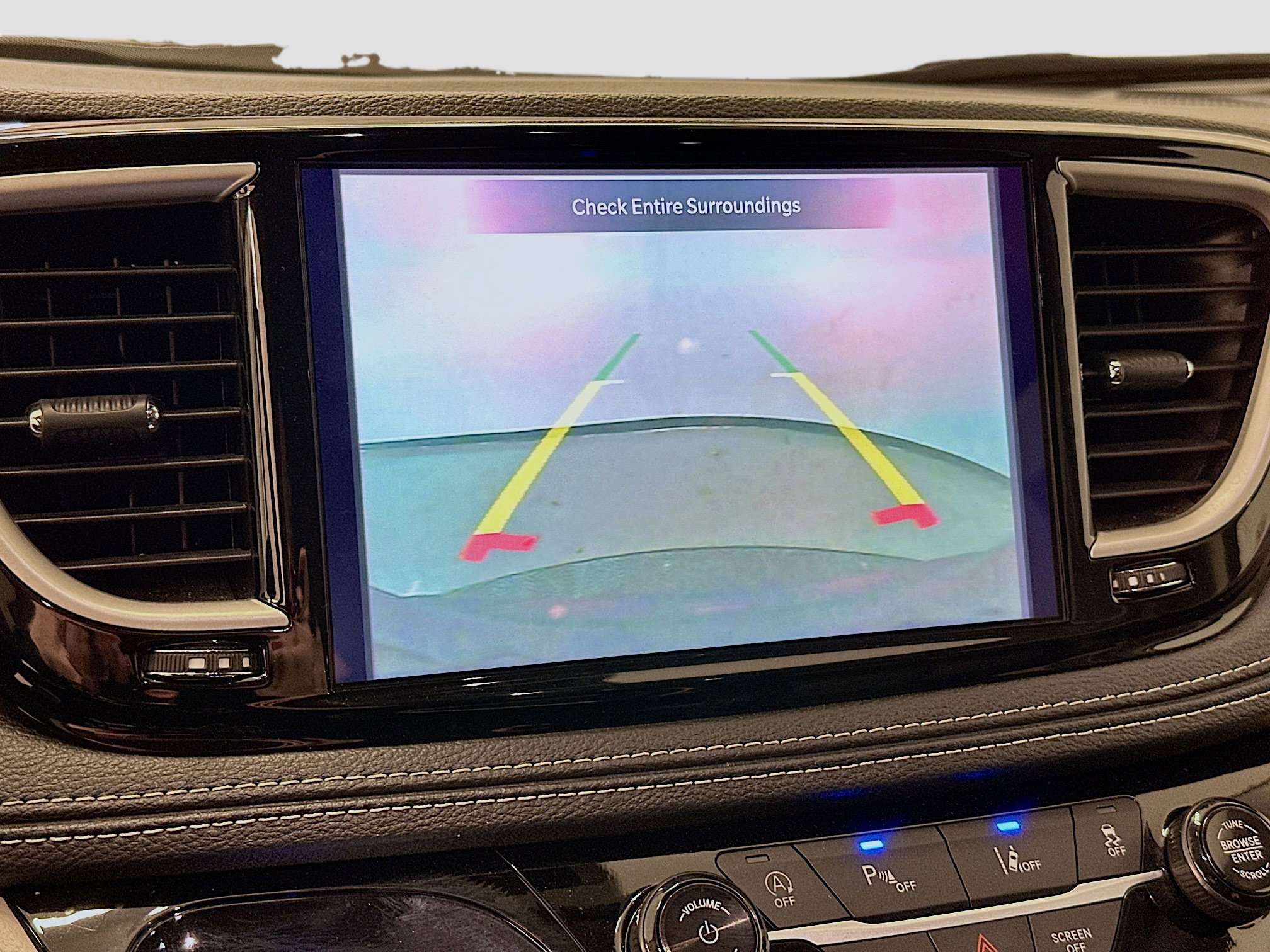 Used 2024 Chrysler Pacifica Touring-L image 22
