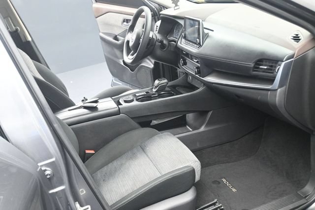 Used 2023 Nissan Rogue SV AWD/4WD image 22