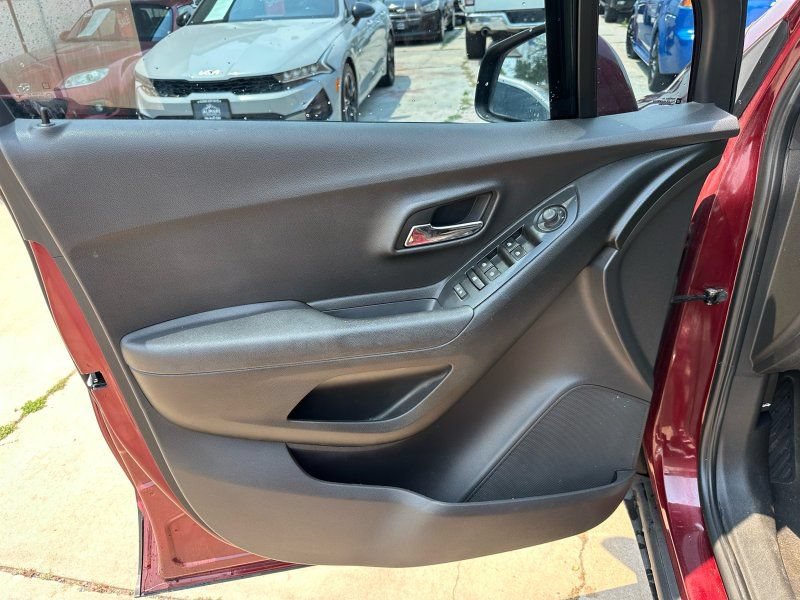 Used 2016 Chevrolet Trax LS AWD/4WD image 12