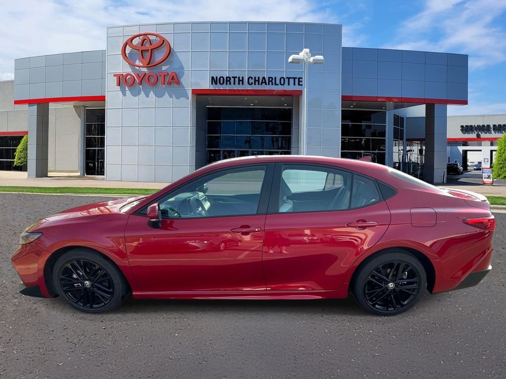 Used 2025 Toyota Camry SE w/ Convenience Package image 7
