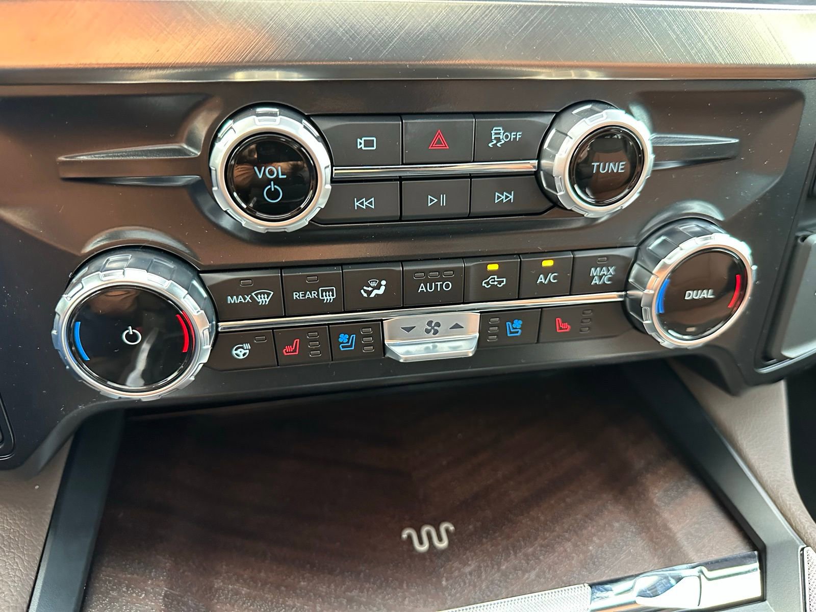 New 2026 Ford F250 King Ranch w/ FX4 Off-Road Package image 28