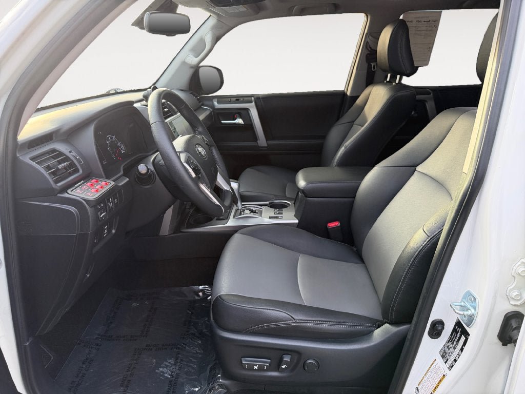 Used 2020 Toyota 4Runner SR5 Premium w/ Moonroof Package AWD/4WD image 6