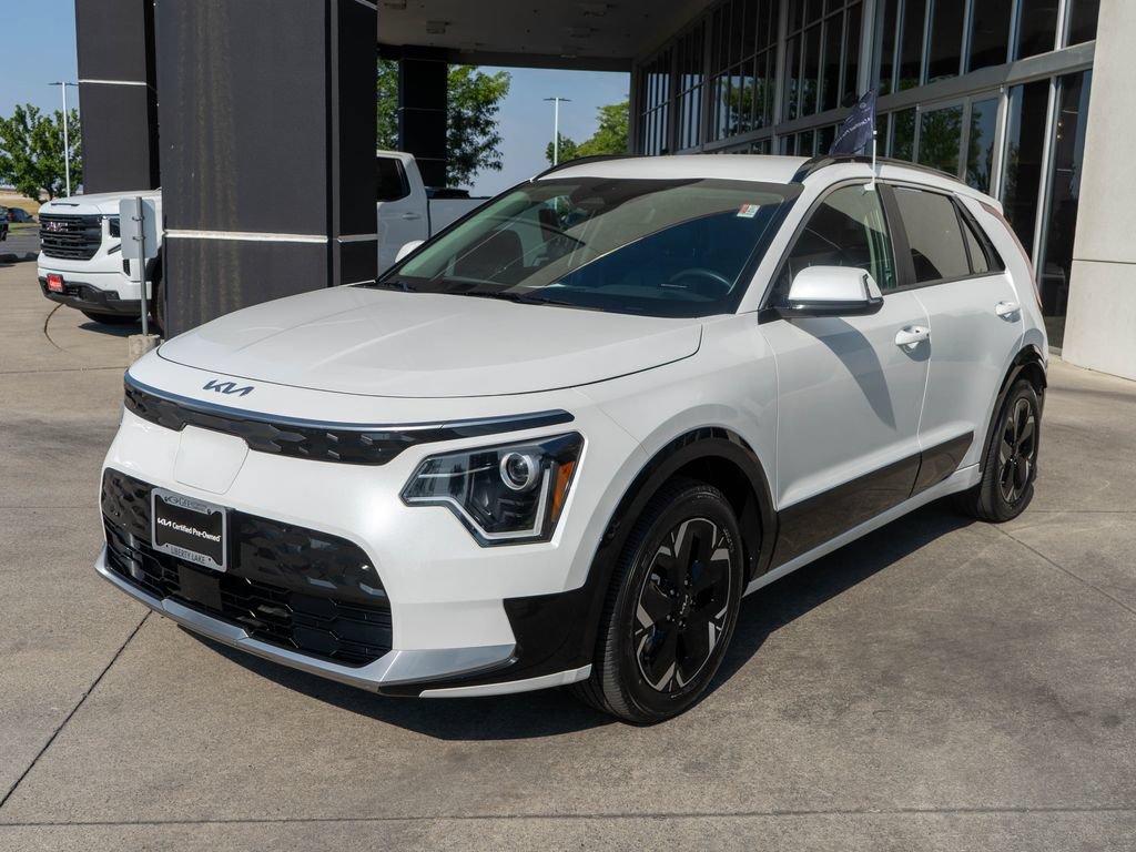 Certified 2023 Kia Niro Wind w/ Wind Preserve Package FWD image 3