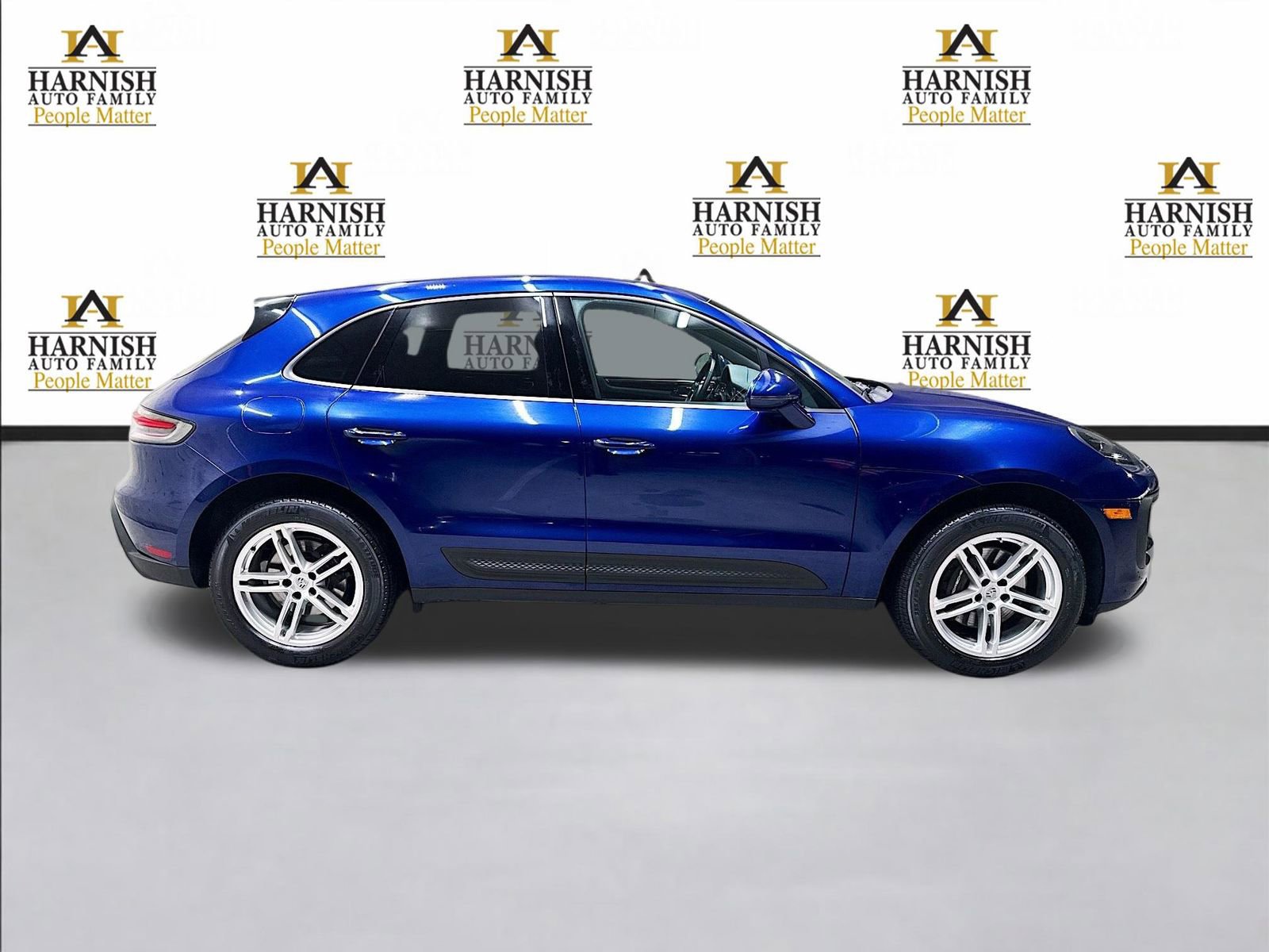 Used 2024 Porsche Macan AWD/4WD image 4