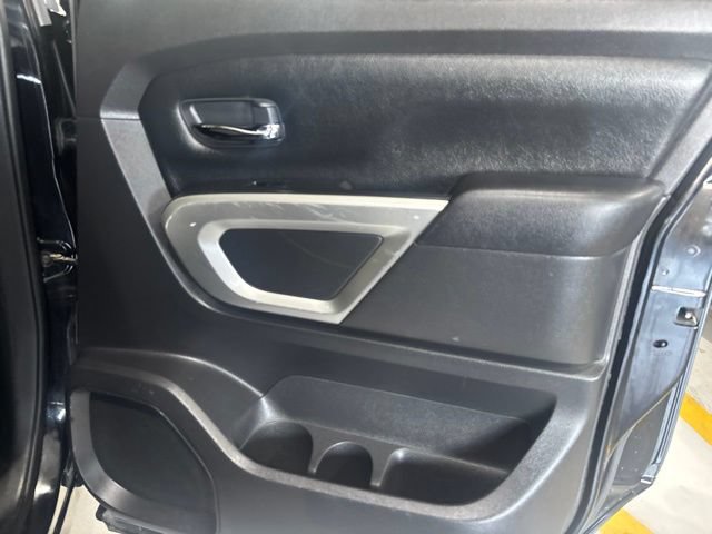 Used 2022 Nissan Titan SV AWD/4WD image 31