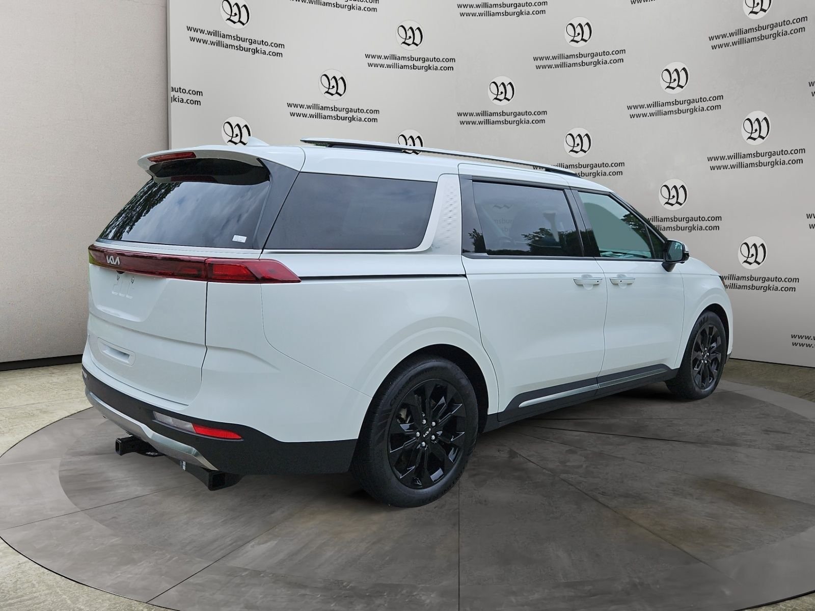 Used 2024 Kia Carnival SX FWD image 5