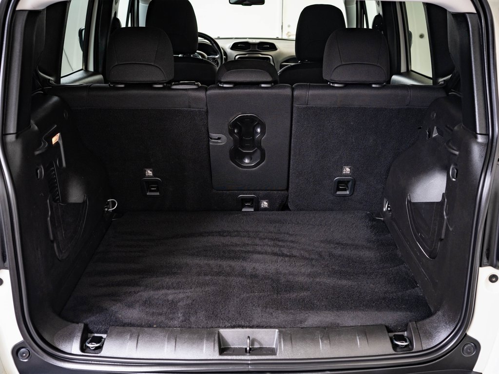 Used 2022 Jeep Renegade Trailhawk image 18