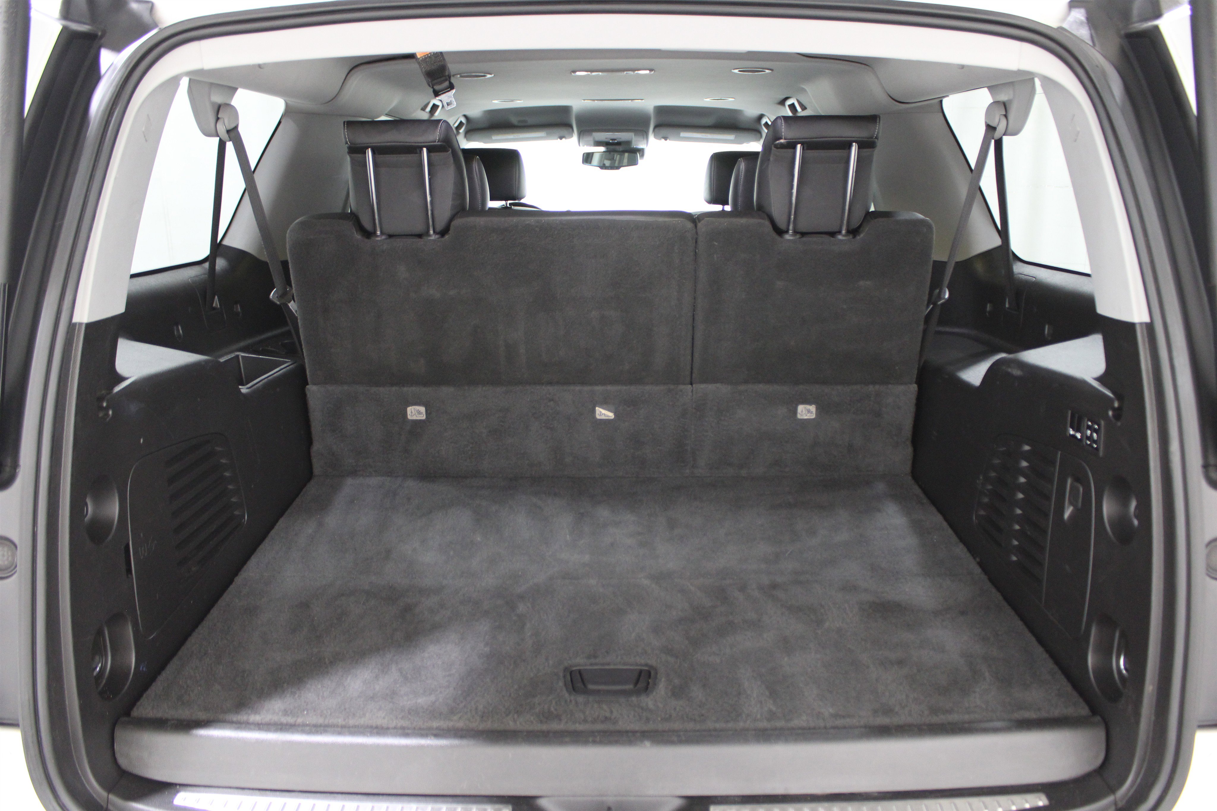 Used 2018 Chevrolet Suburban Premier image 27