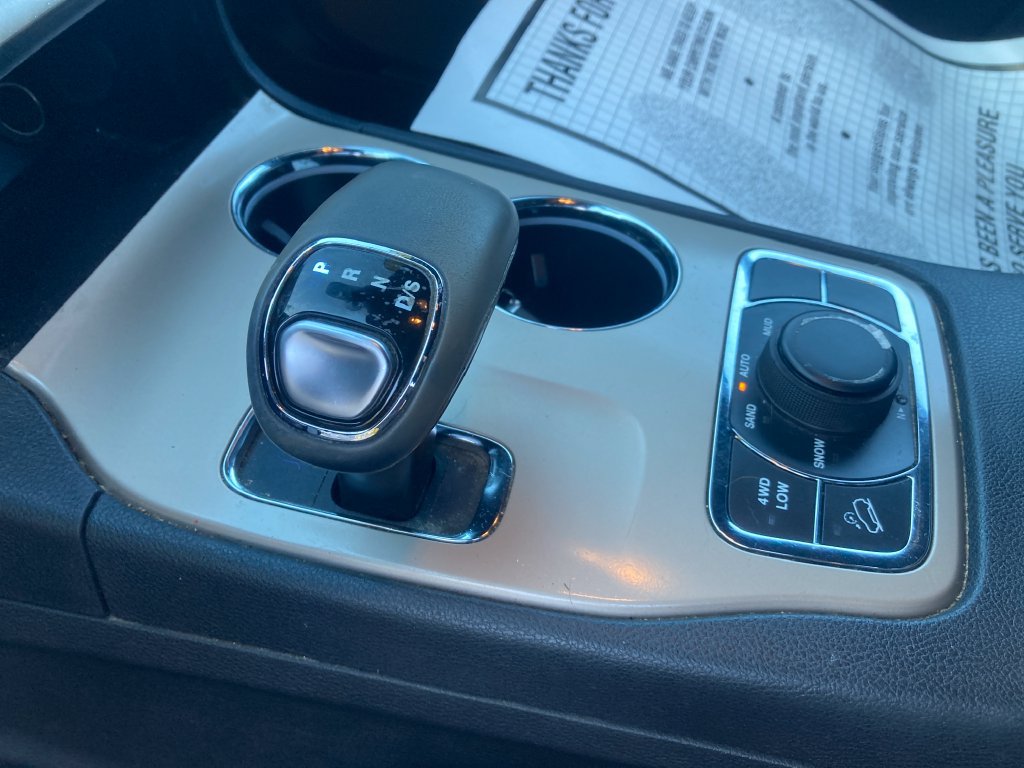 Used 2015 Jeep Grand Cherokee Limited AWD/4WD image 30