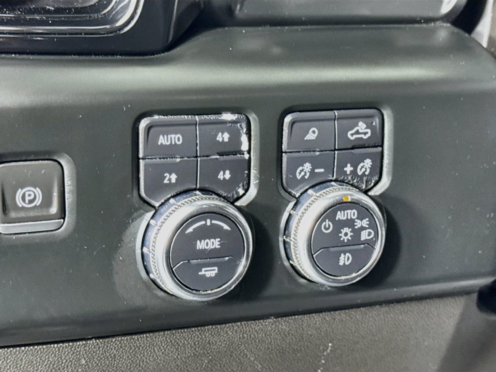 Used 2024 GMC Sierra 2500 AT4 w/ AT4 Premium Plus Package AWD/4WD image 24