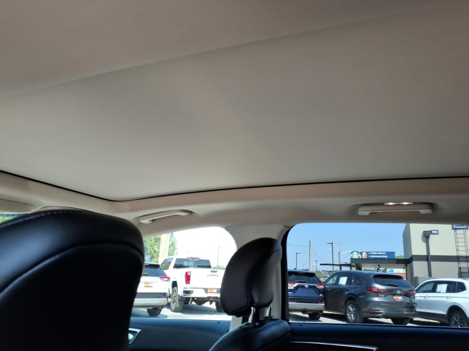 Used 2017 Ford Edge Titanium w/ Equipment Group 301A FWD image 12