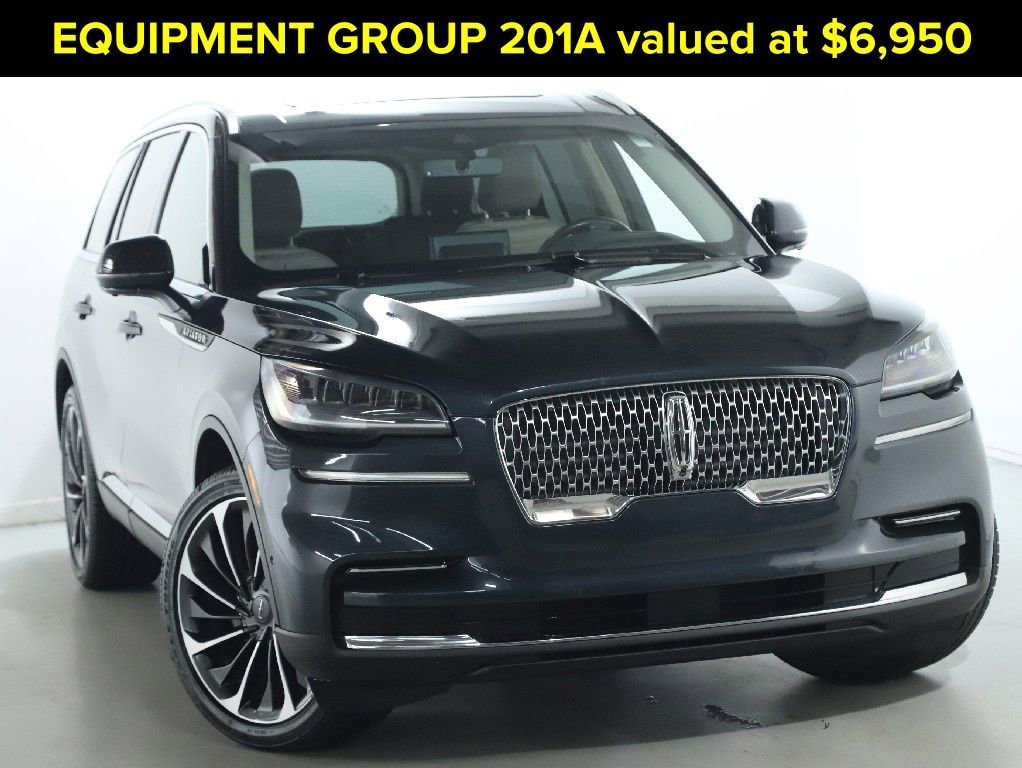 Certified 2023 Lincoln Aviator Reserve w/ Equipment Group 201A image 3
