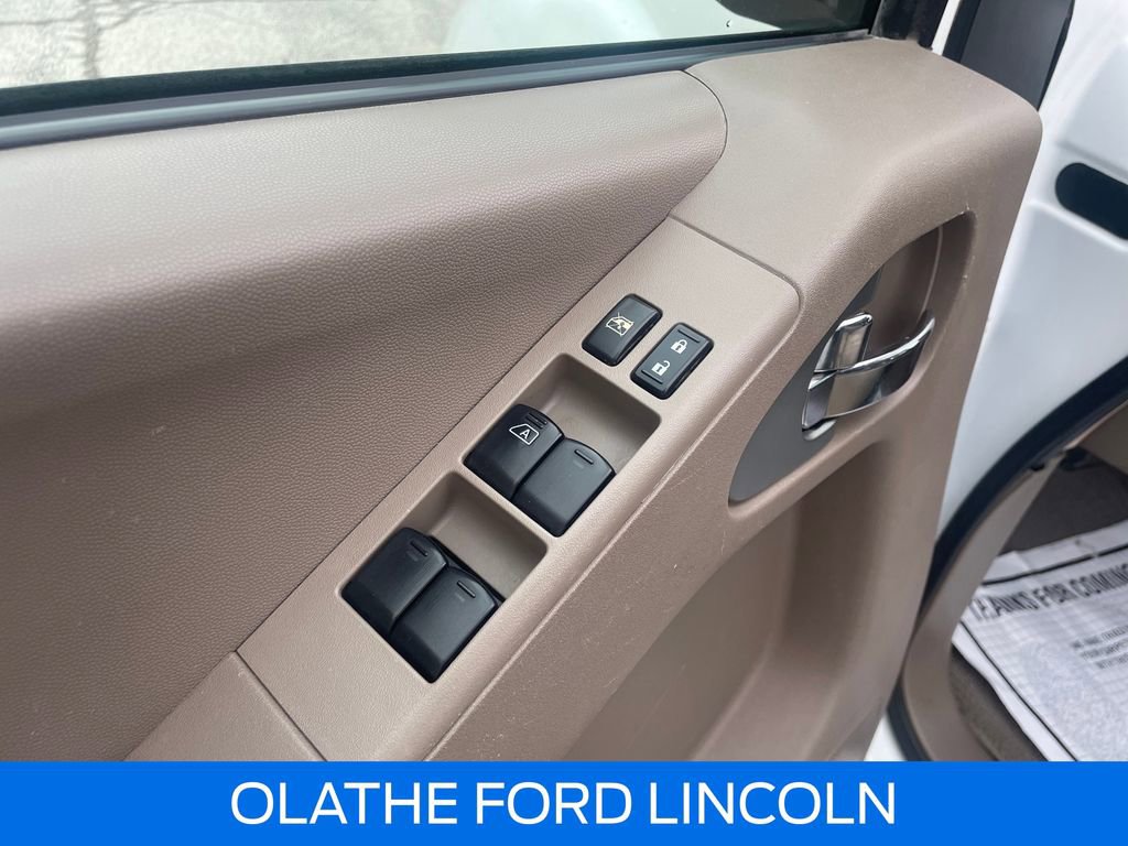 Used 2016 Nissan Frontier SV image 18