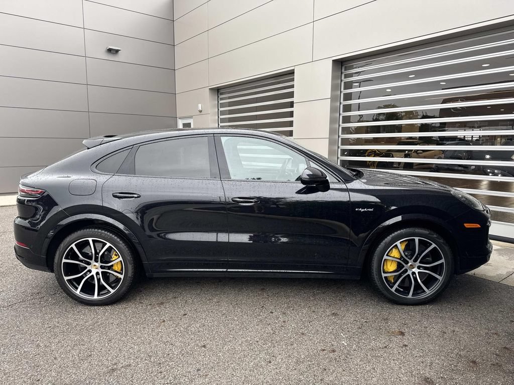 Used 2022 Porsche Cayenne Turbo S AWD/4WD image 7
